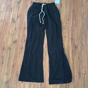 NWT O’Neil west wave black bell bottom wide leg, drawstring black with white pan